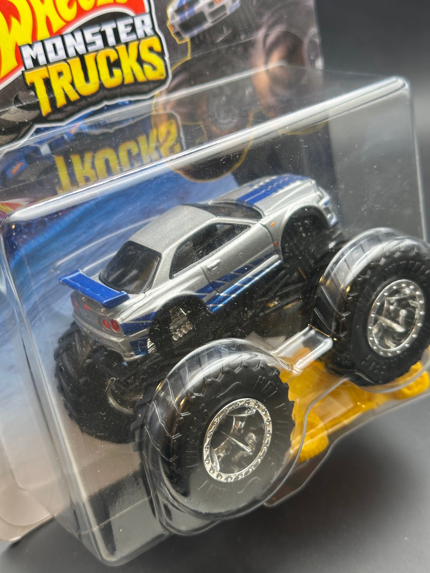 HOT WHEELS MONSTER TRUCKS - FAST AND FURIOUS NISSAN SKYLINE GT-R