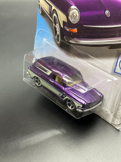 HOT WHEELS - CUSTOM 69 VOLKSWAGEN SQUAREBACK (2019) - HW VOLKSWAGEN 4/10
