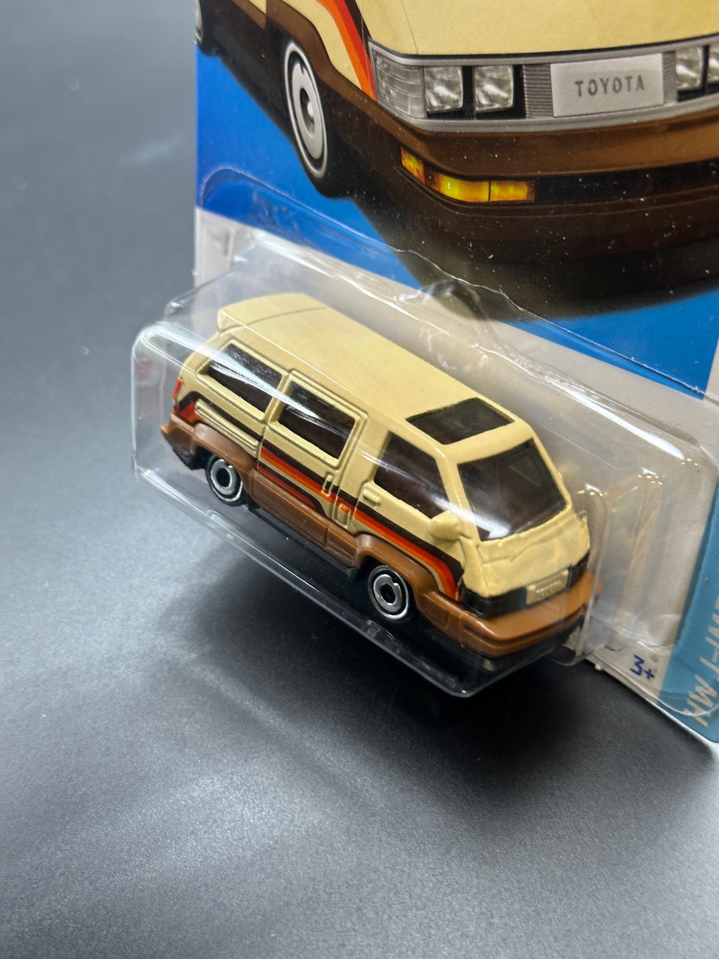 HOT WHEELS - 1986 TOYOTA VAN (2023) - HW J IMPORTS 6/10