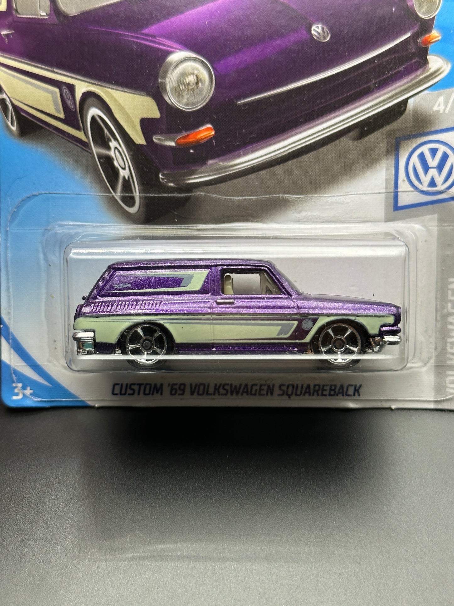 HOT WHEELS - CUSTOM 69 VOLKSWAGEN SQUAREBACK (2019) - HW VOLKSWAGEN 4/10