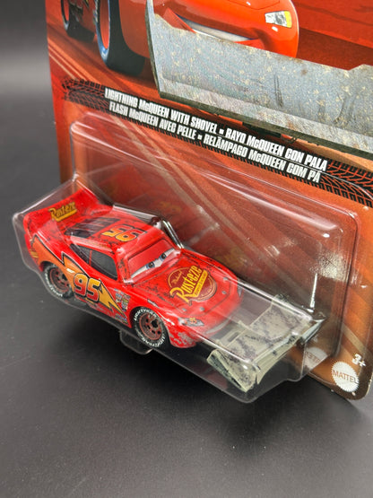 DISNEY PIXAR CARS - LIGHTNING MCQUEEN WITH SHOVEL - CARS - DIECAST
