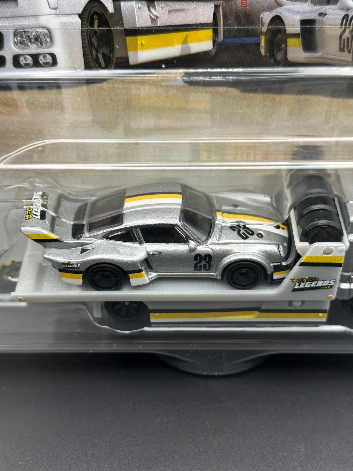 HOT WHEELS - PORSCHE 934.5 / FLEET STREET (2023) LEGENDS TOUR TEAM TRANSPORT