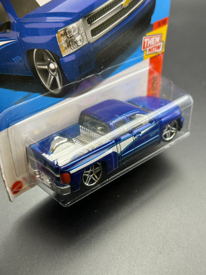 HOTWHEELS - CHEVY SILVERADO (2024) - HW THEN AND NOW 3/10