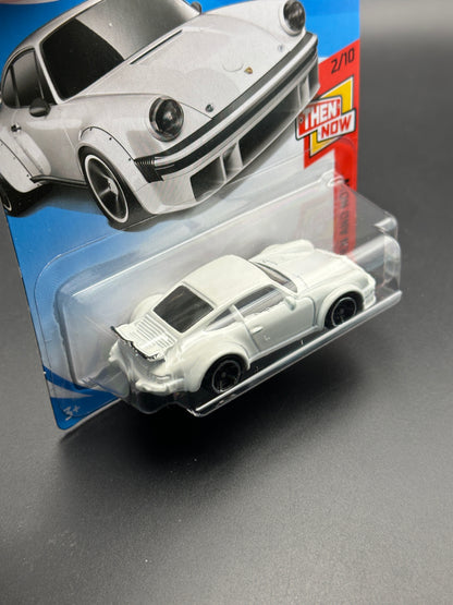 HOT WHEELS - PORSCHE 934 TURBO RSR (2018) - HW THEN AND NOW 2/10