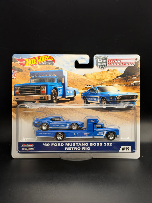 HOT WHEELS - 69 FORD MUSTANG BOSS 302 / RETRO RIG (2020) - TEAM TRANSPORT #19