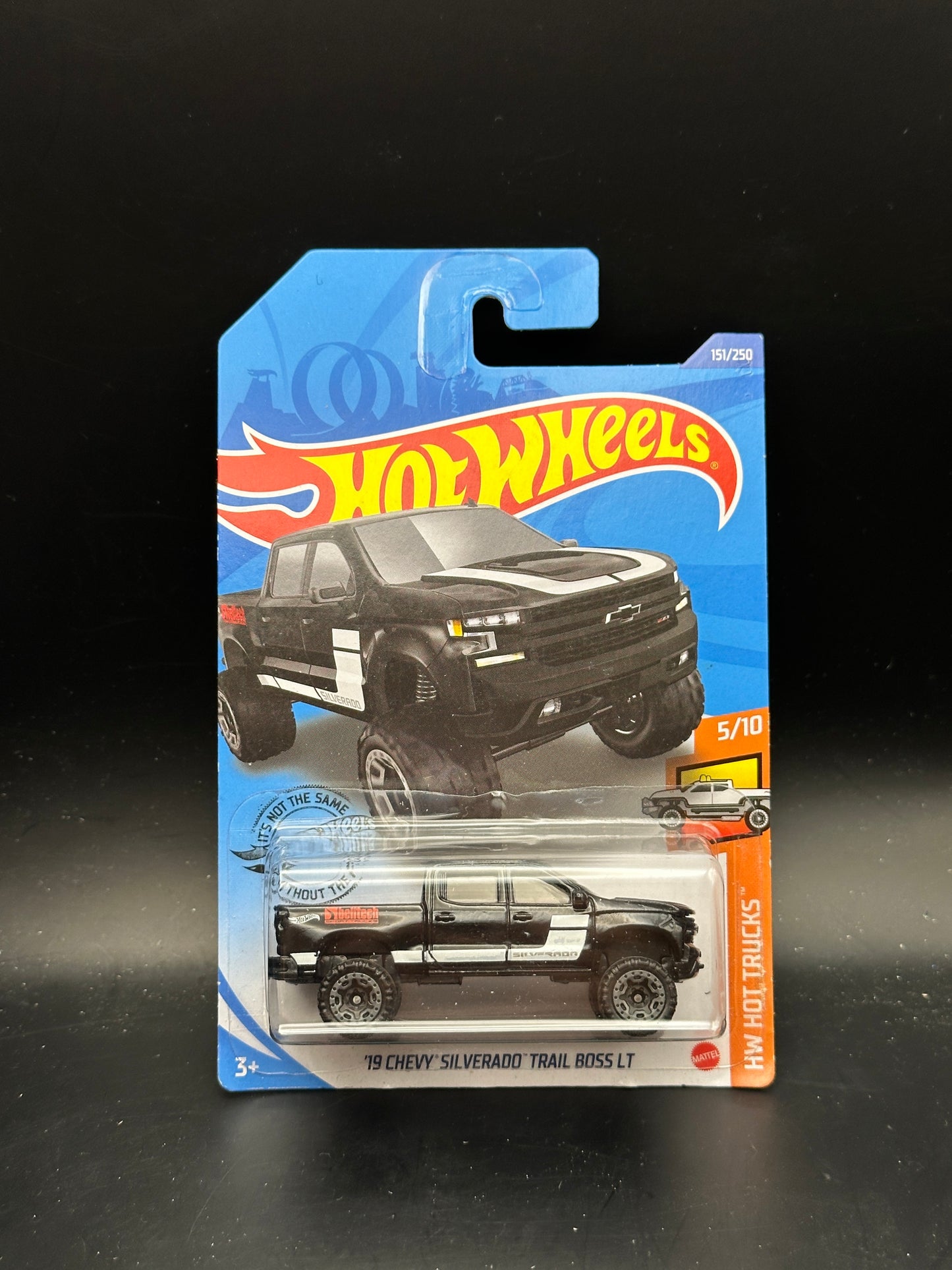 HOT WHEELS - 19 CHEVY SILVERADO TRAIL BOSS LT (2020) - HW HOT TRUCKS 5/10
