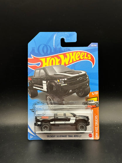 HOT WHEELS - 19 CHEVY SILVERADO TRAIL BOSS LT (2020) - HW HOT TRUCKS 5/10