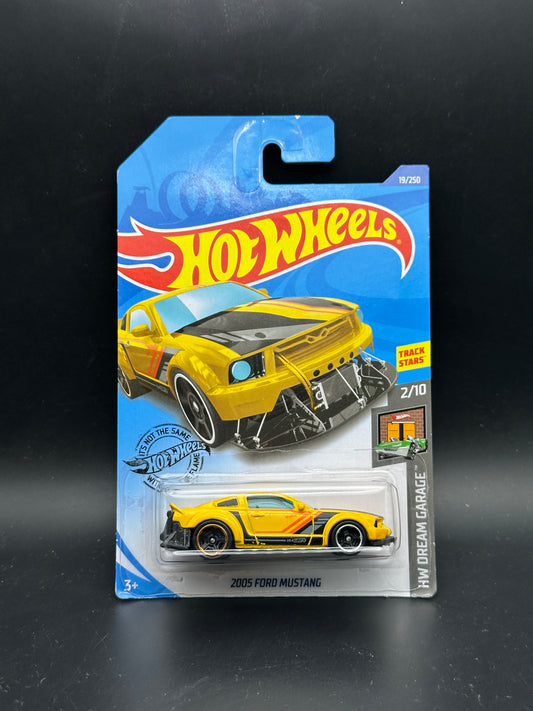 HOT WHEELS - 2005 FORD MUSTANG (2020) - HW DREAM GARAGE 2/10