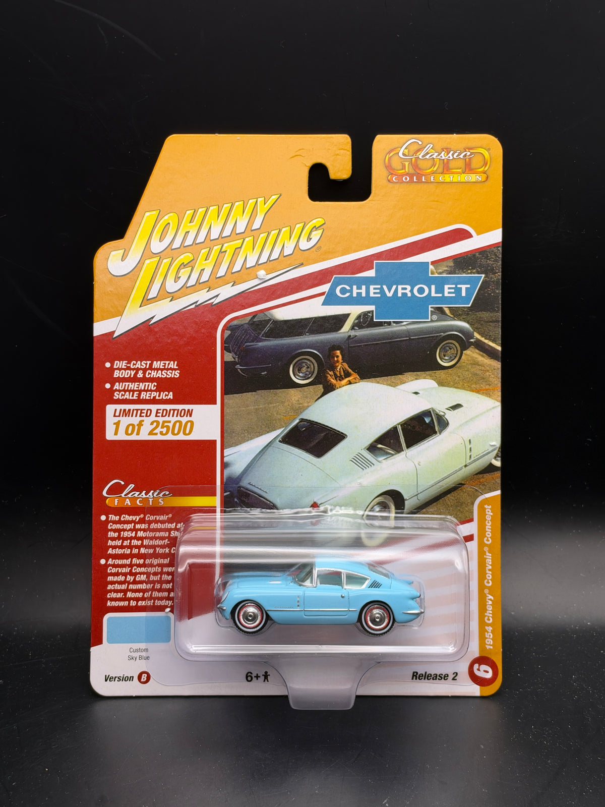 JOHNNY LIGHTNING - 1954 CHEVY CORVAIR CONCEPT - CLASSIC GOLD COLLECTION