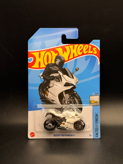 HOT WHEELS - DUCATI 1199 PANIGALE (2023) - TREASURE HUNT - HW FACTORY FRESH 5/5