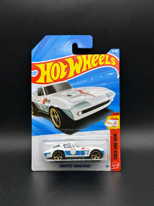 HOT WHEELS - CORVETTE GRAND SPORT (2026) - HW THEN AND NOW 3/10