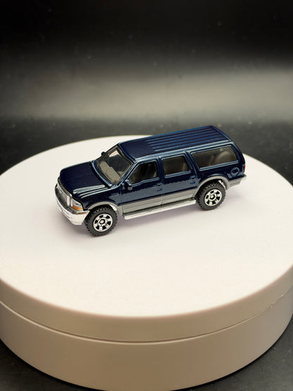 MATCHBOX - 2004 FORD EXCURSION - DIECAST - LOOSE