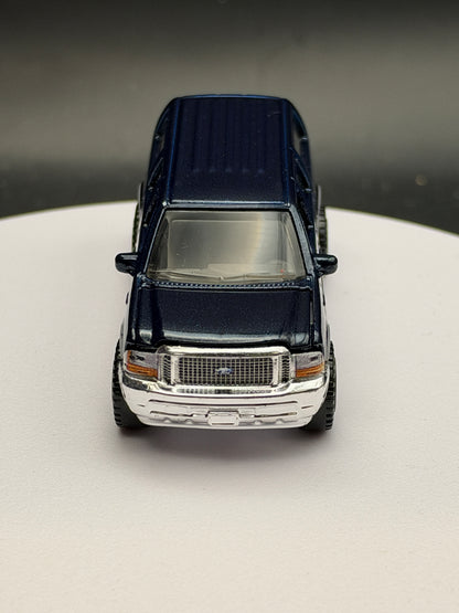 MATCHBOX - 2004 FORD EXCURSION - DIECAST - LOOSE