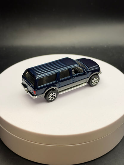 MATCHBOX - 2004 FORD EXCURSION - DIECAST - LOOSE