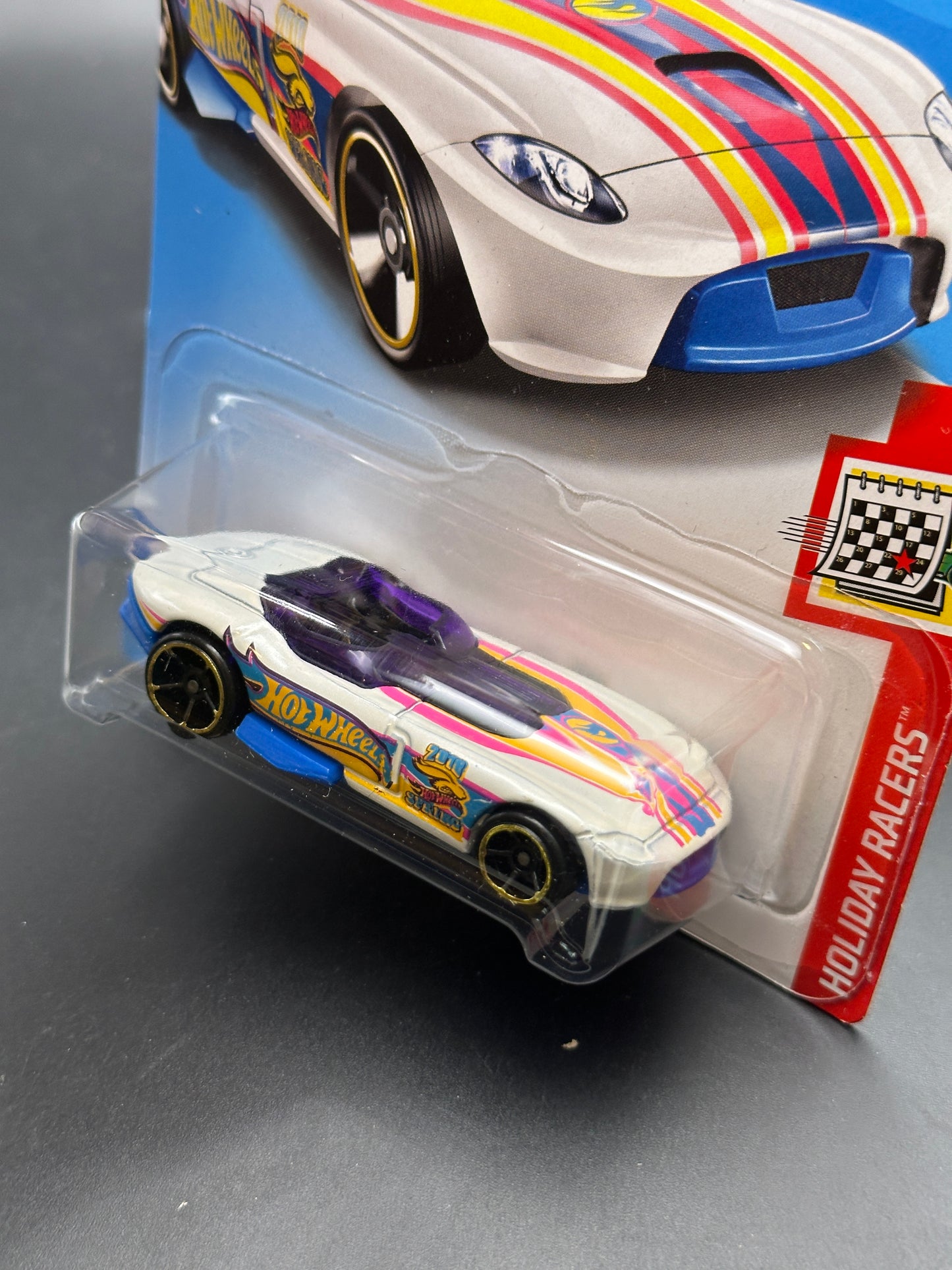 HOT WHEELS - RRROADSTER (2018) - TREASURE HUNT - HW HOLIDAY RACERS 5/6