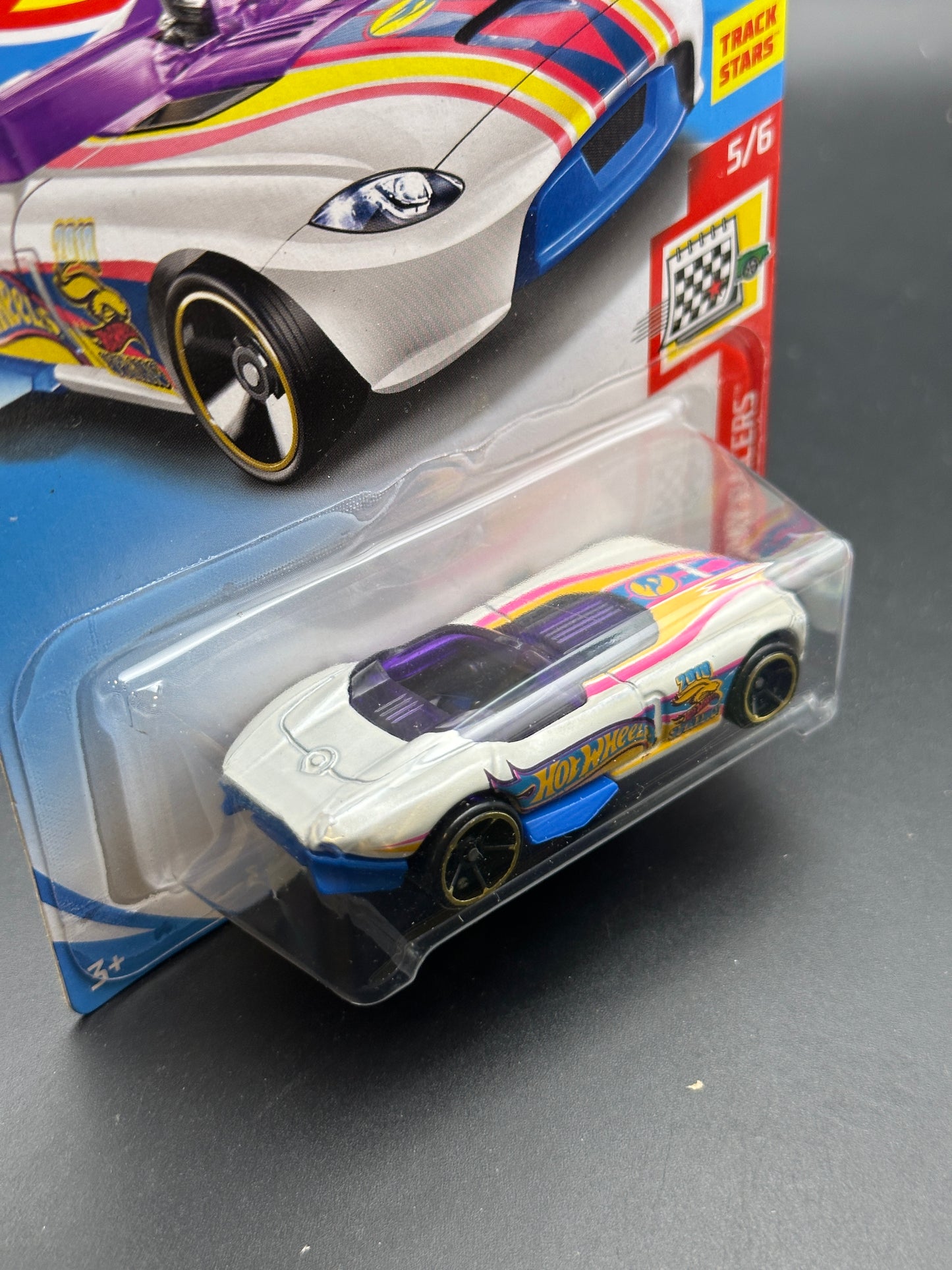 HOT WHEELS - RRROADSTER (2018) - TREASURE HUNT - HW HOLIDAY RACERS 5/6