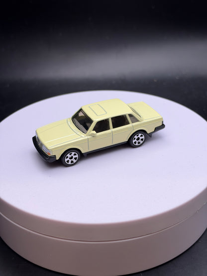 MATCHBOX - 1986 VOLVO 240 - DIECAST - LOOSE