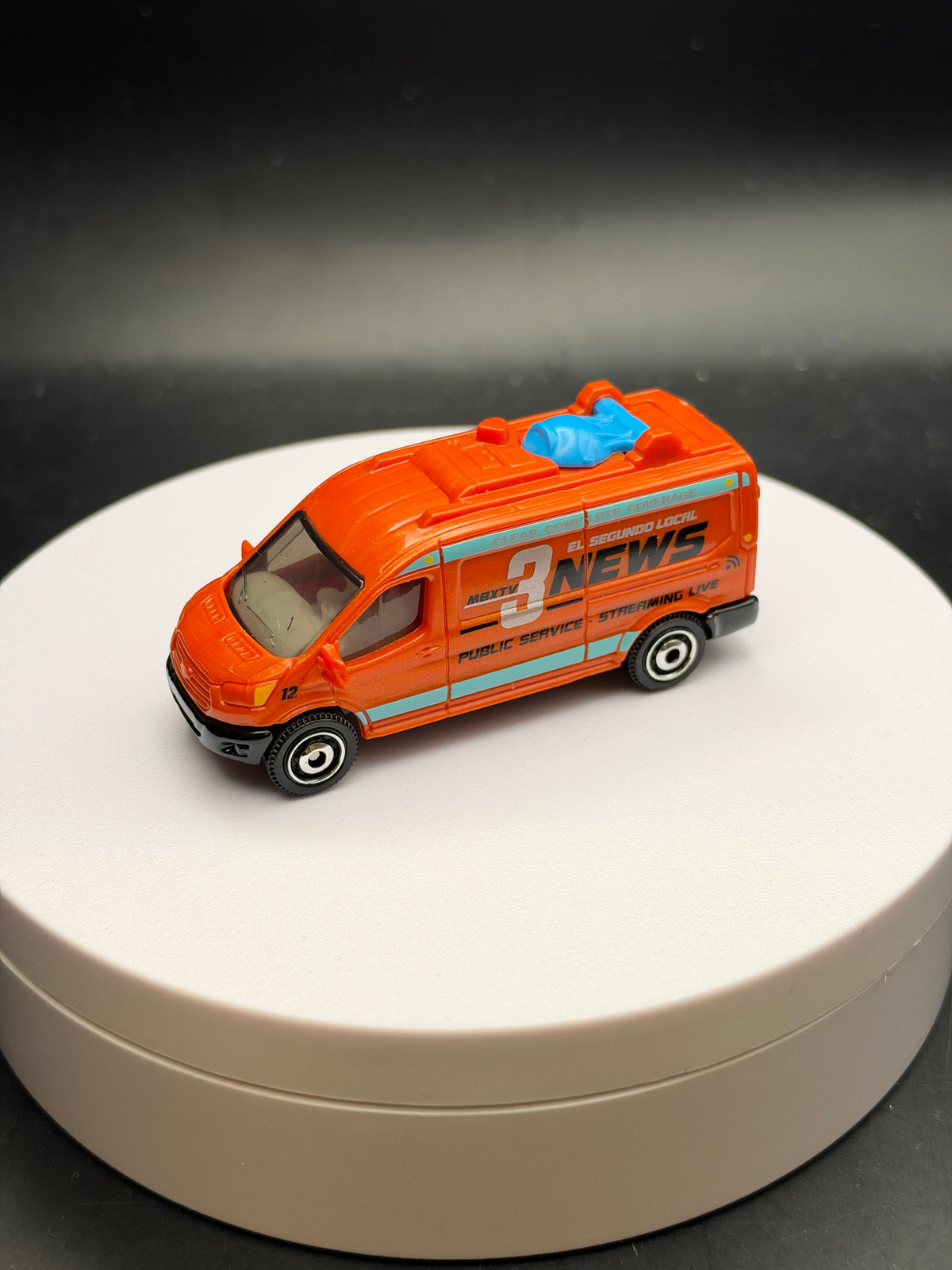 MATCHBOX - 14 FORD TRANSIT NEWS VAN - DIECAST - LOOSE