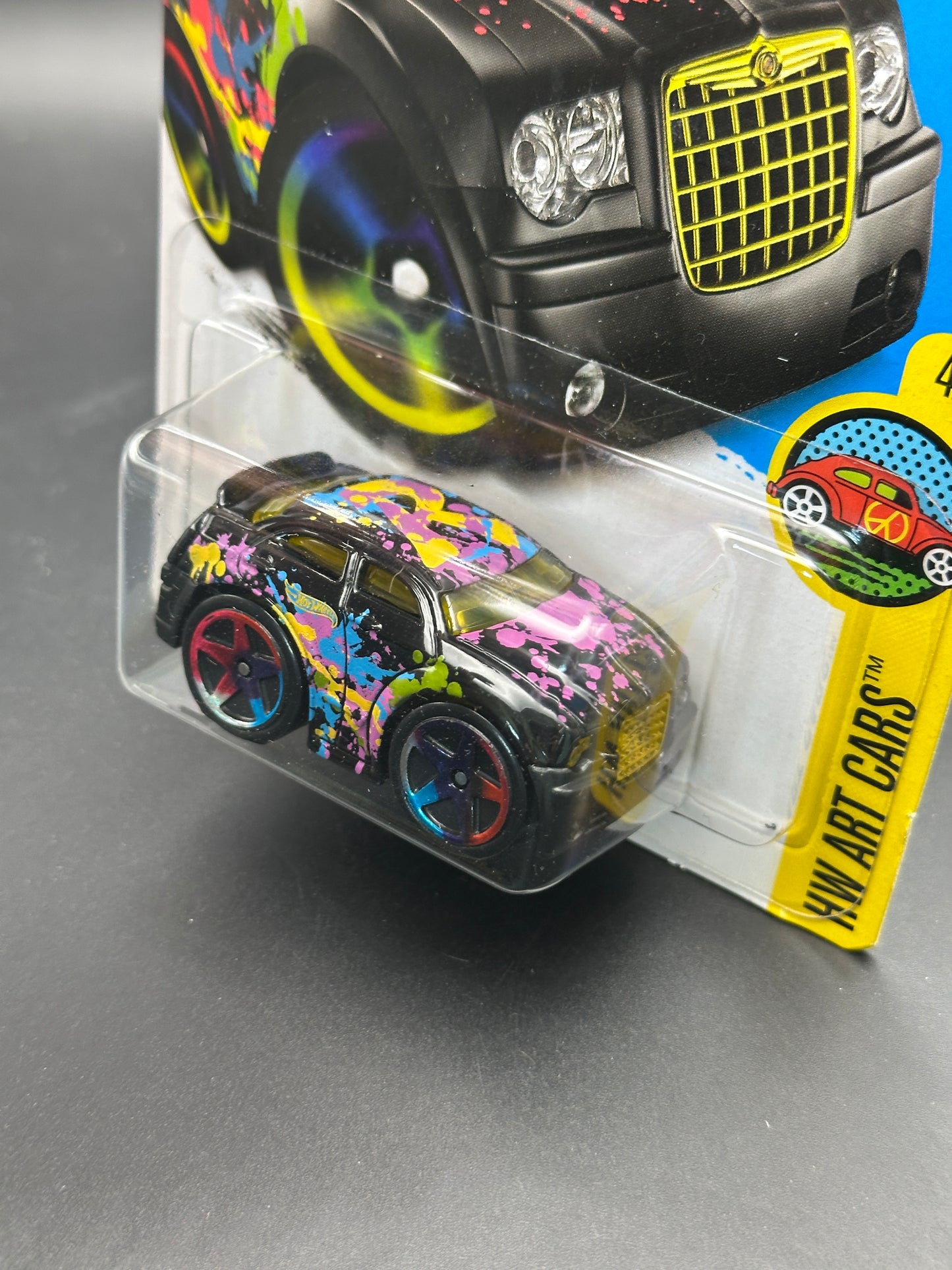 HOT WHEELS - CHRYSLER 300C - (2016) - HW ART CARS 4/10