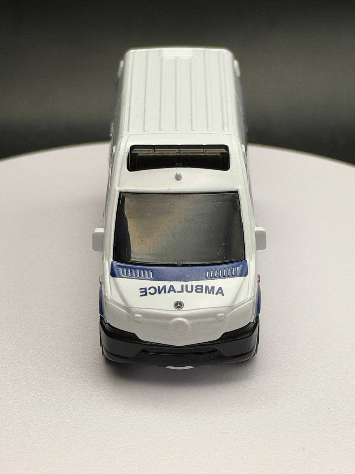 MATCHBOX - MERCEDES BENZ SPRINTER AMBULANCE - DIECAST - LOOSE