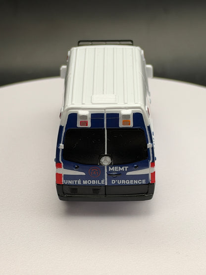 MATCHBOX - MERCEDES BENZ SPRINTER AMBULANCE - DIECAST - LOOSE