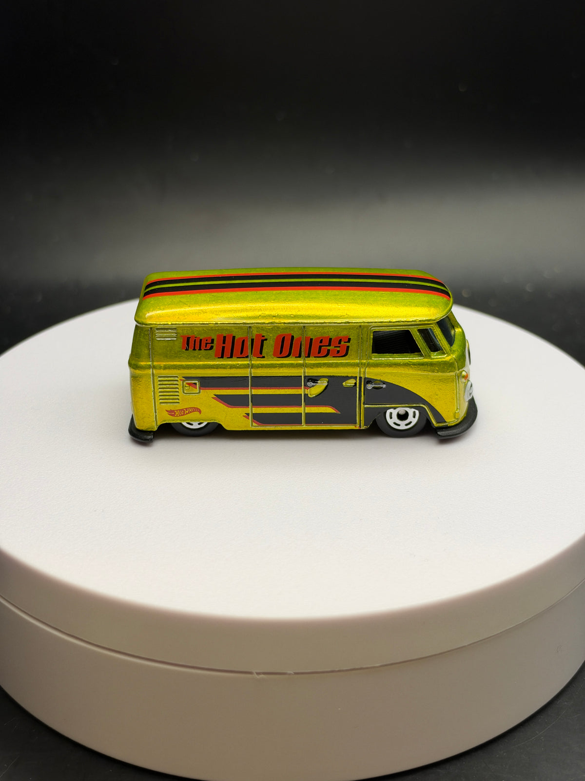 HOT WHEELS - VOLKSWAGEN T1 PANEL BUS (2025) - THE HOT ONES 7/8 - LOOSE