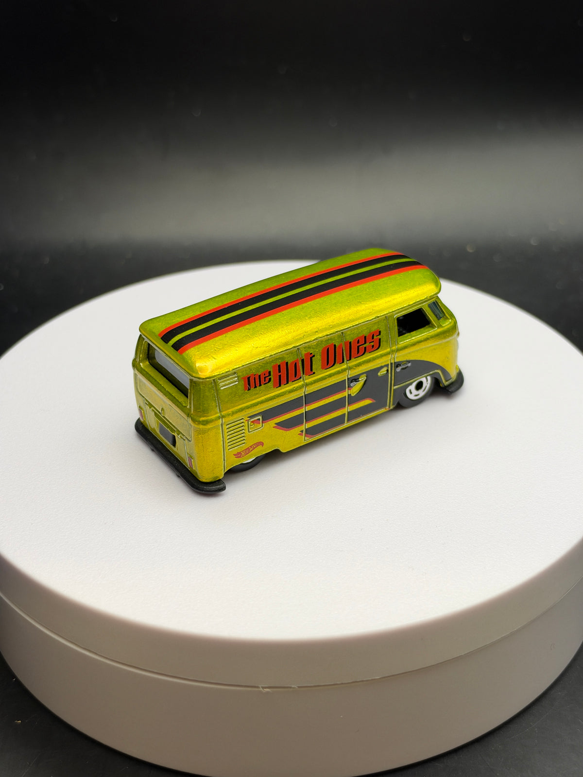 HOT WHEELS - VOLKSWAGEN T1 PANEL BUS (2025) - THE HOT ONES 7/8 - LOOSE