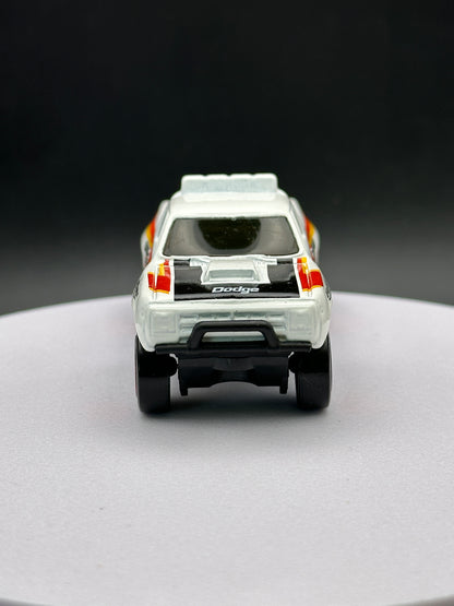 HOT WHEELS - 87 DODGE D100 (2018) - HW HOT TRUCKS 9/10 - LOOSE