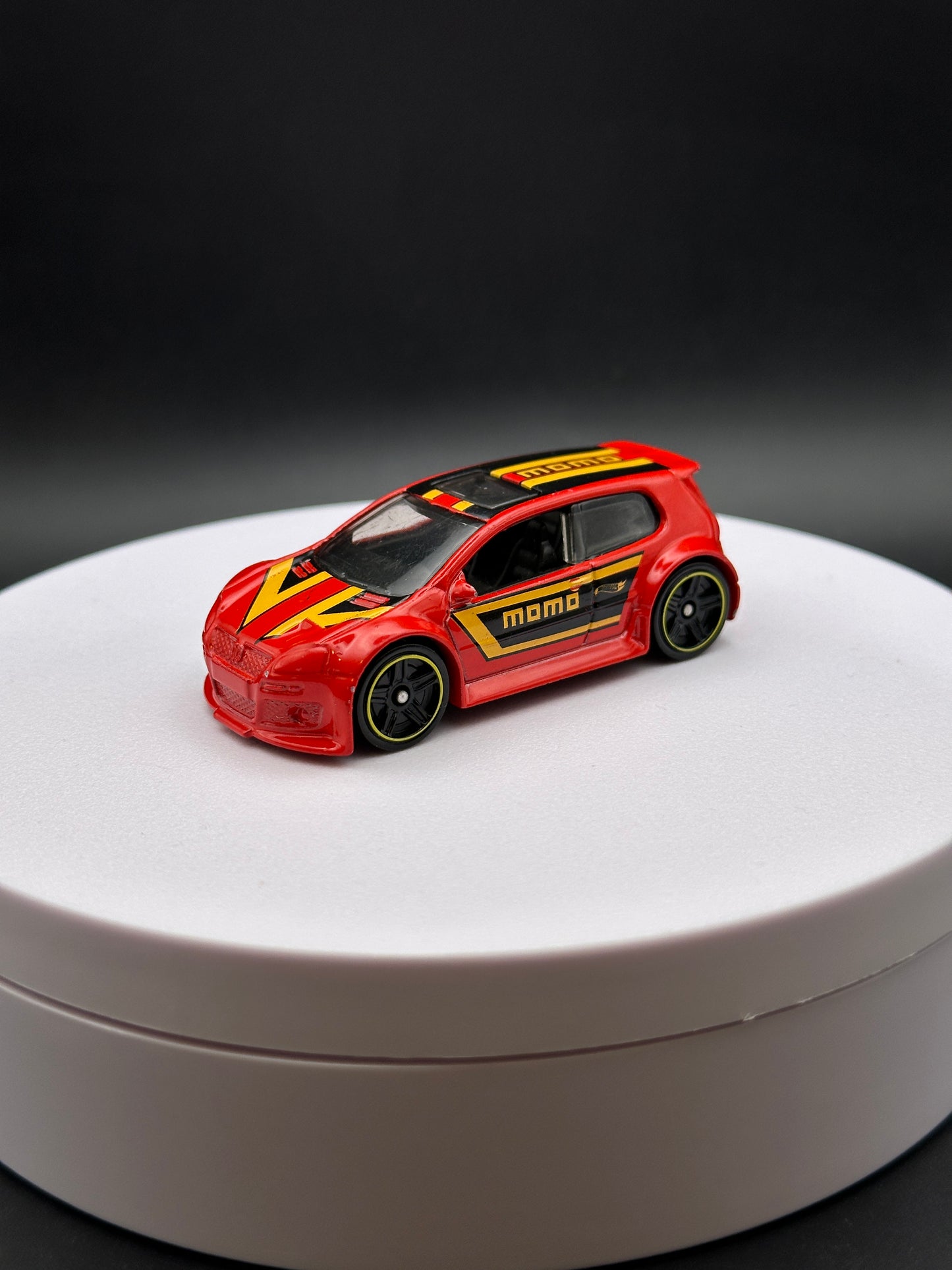 HOT WHEELS - VOLKSWAGEN GOLF GTI (2019) - HW VOLKSWAGEN 5/10 - LOOSE