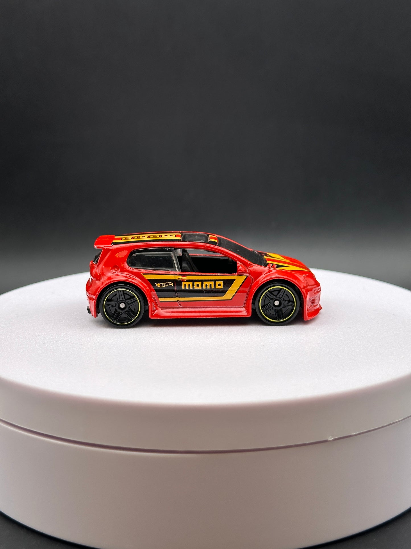 HOT WHEELS - VOLKSWAGEN GOLF GTI (2019) - HW VOLKSWAGEN 5/10 - LOOSE
