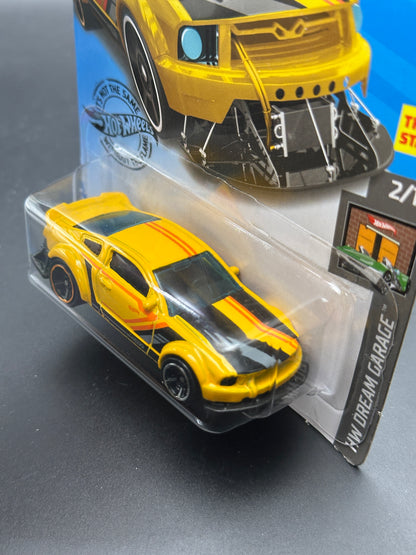 HOT WHEELS - 2005 FORD MUSTANG (2020) - HW DREAM GARAGE 2/10