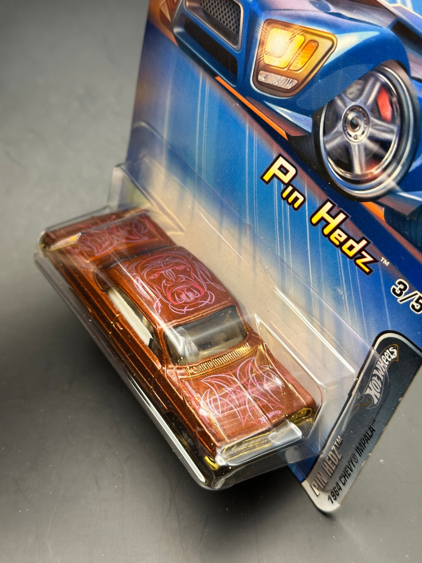 HOT WHEELS - 1964 CHEVY IMPALA (2005) - HW PIN HEDZ 3/5