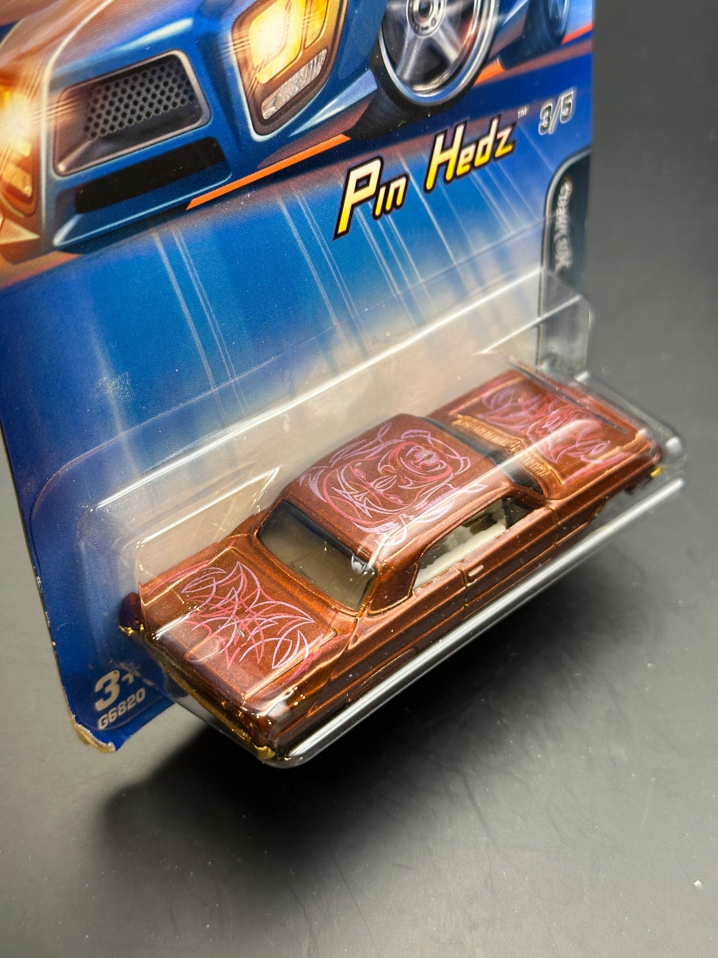 HOT WHEELS - 1964 CHEVY IMPALA (2005) - HW PIN HEDZ 3/5