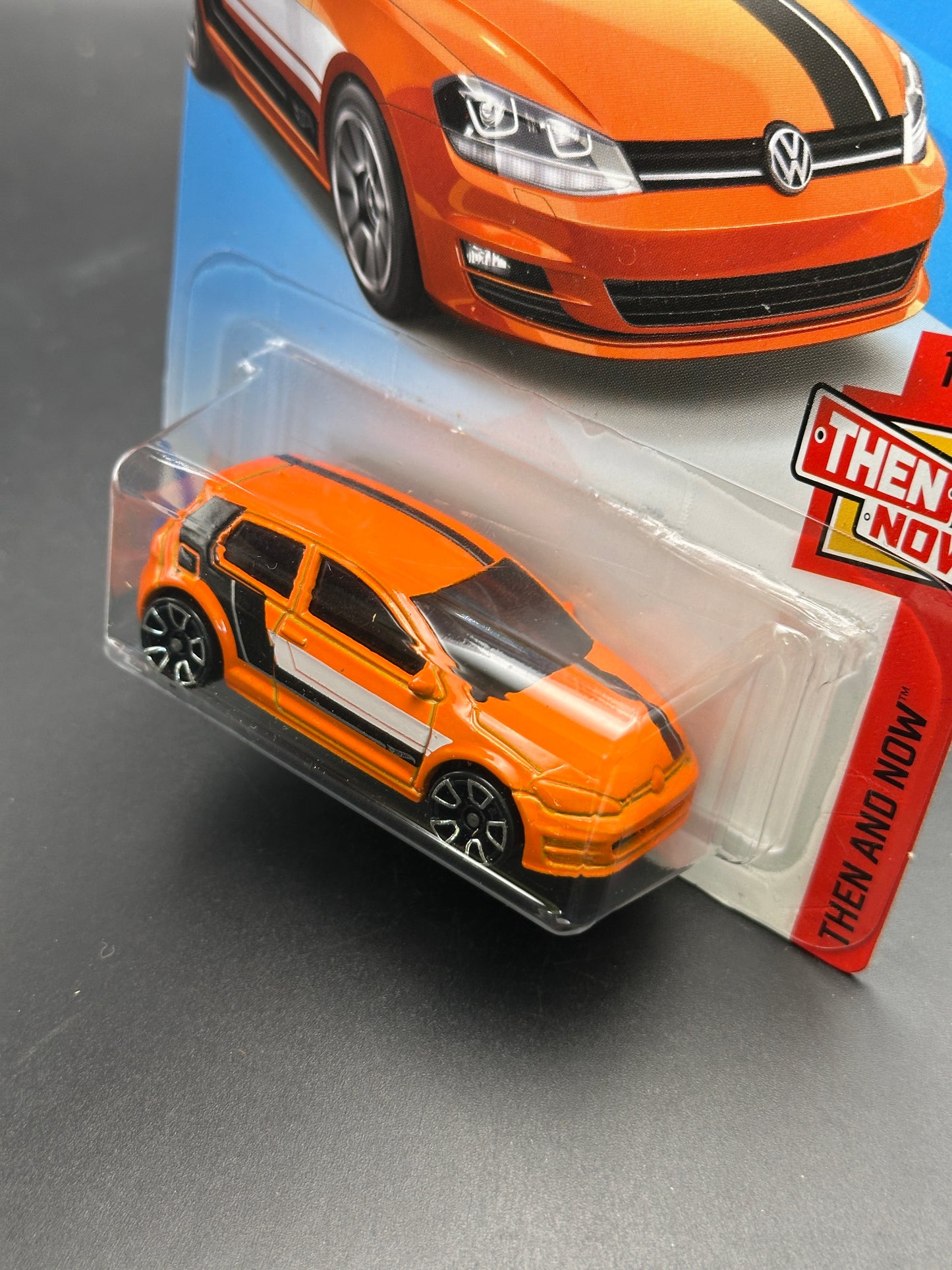 HOT WHEELS - VOLKSWAGEN GOLF MK7 (2018) - HW THEN AND NOW 10/10