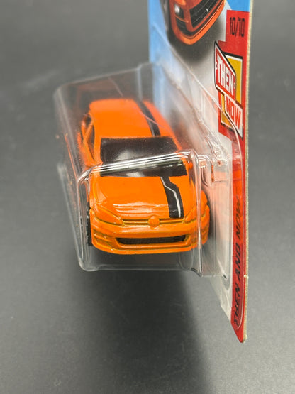 HOT WHEELS - VOLKSWAGEN GOLF MK7 (2018) - HW THEN AND NOW 10/10