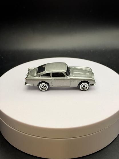 HOT WHEELS - ASTON MARTIN 1963 DB5 (2024) - HW SCREEN TIME 7/10 - LOOSE