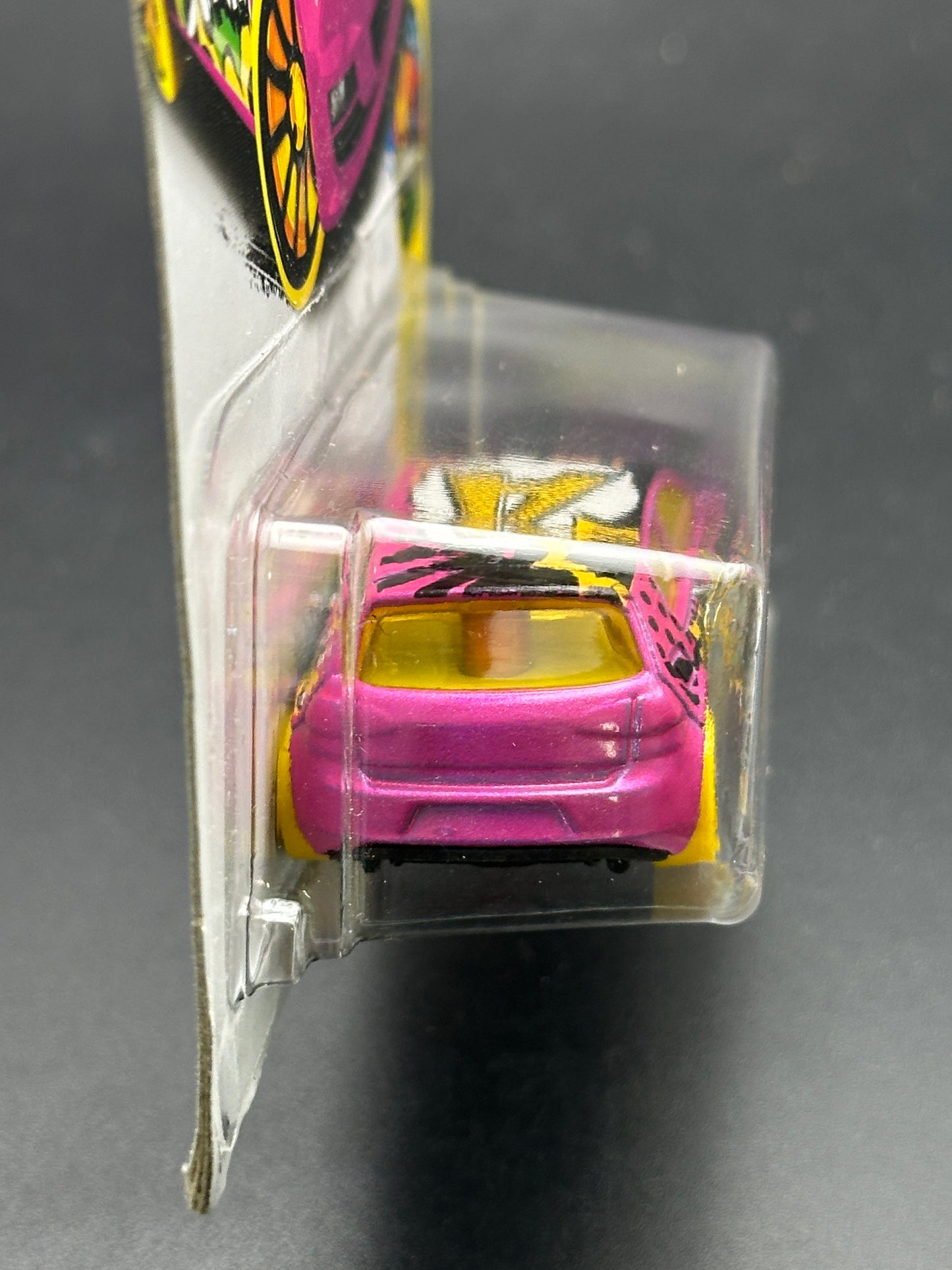 HOT WHEELS - VOLKSWAGEN GOLF MK7 (2017) - HW ART CARS 6/10