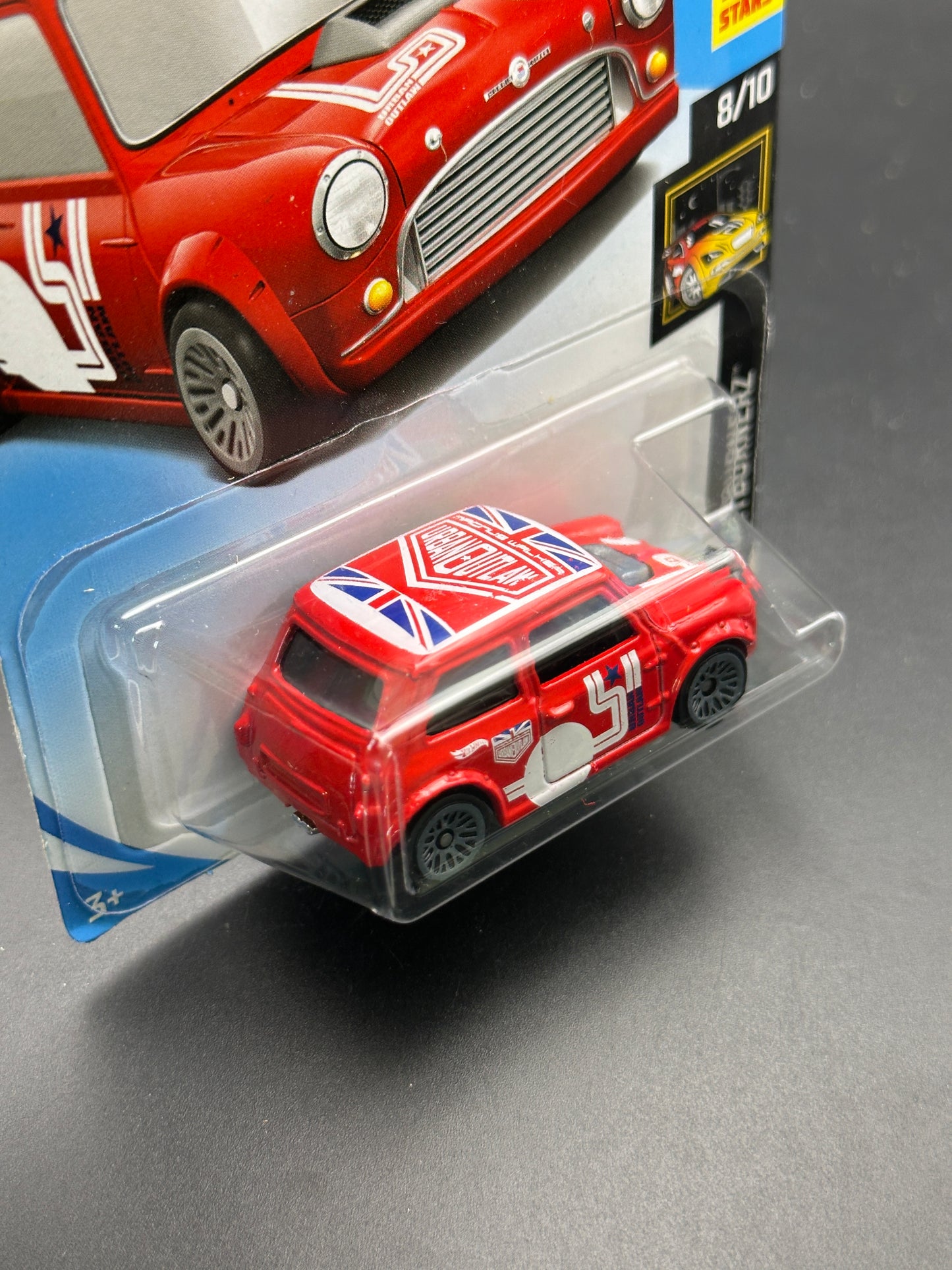HOT WHEELS - MORRIS MINI (2018) - HW NIGHTBURNERZ 8/10