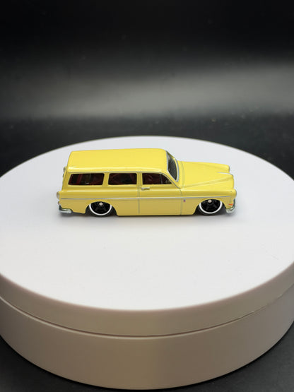 HOT WHEELS - VOLVO P220 AMAZON ESTATE (2022) - HW BOULEVARD #50 - LOOSE