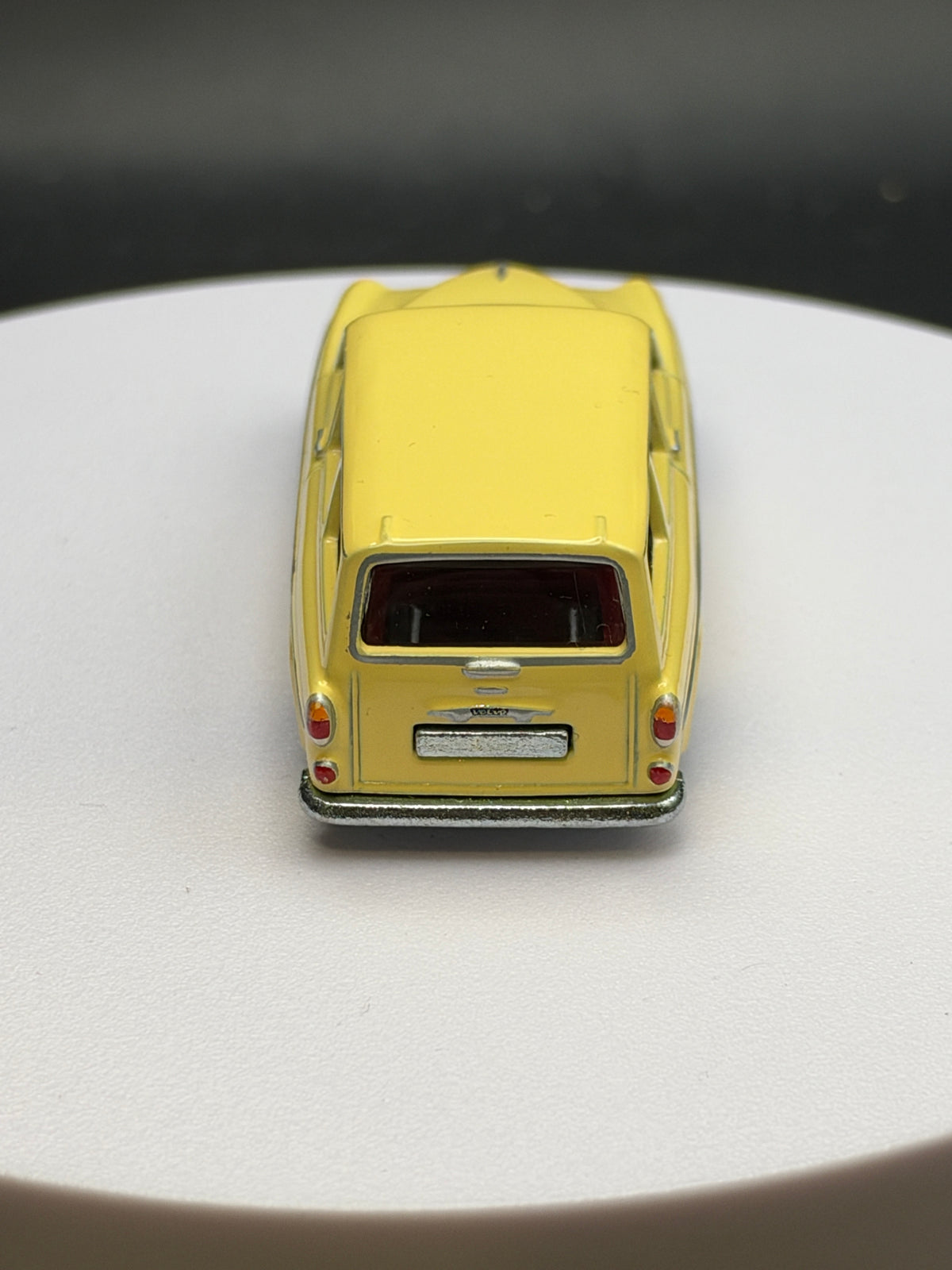 HOT WHEELS - VOLVO P220 AMAZON ESTATE (2022) - HW BOULEVARD #50 - LOOSE