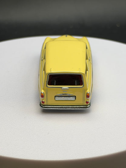 HOT WHEELS - VOLVO P220 AMAZON ESTATE (2022) - HW BOULEVARD #50 - LOOSE
