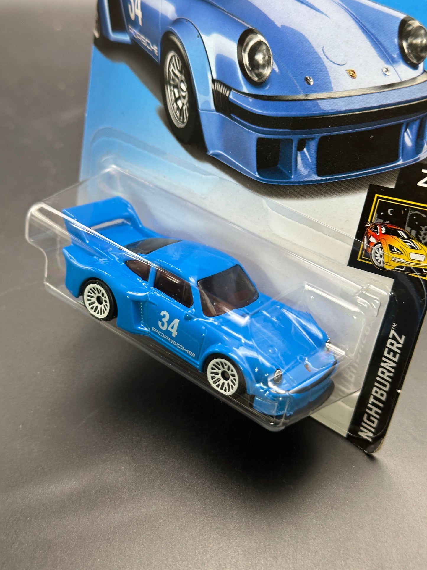 HOT WHEELS - PORSCHE 934.5 (2018) - HW NIGHTBURNERZ 2/10