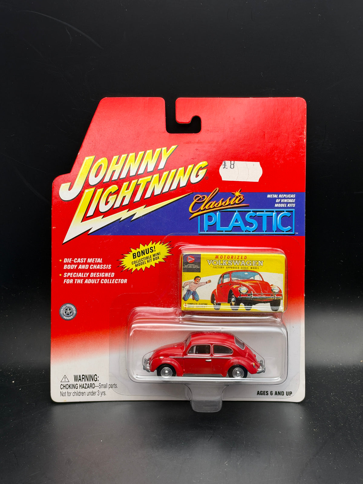 JOHNNY LIGHTNING - 1966 VOLKSWAGEN BEETLE - CLASSIC PLASTIC COLLECTION