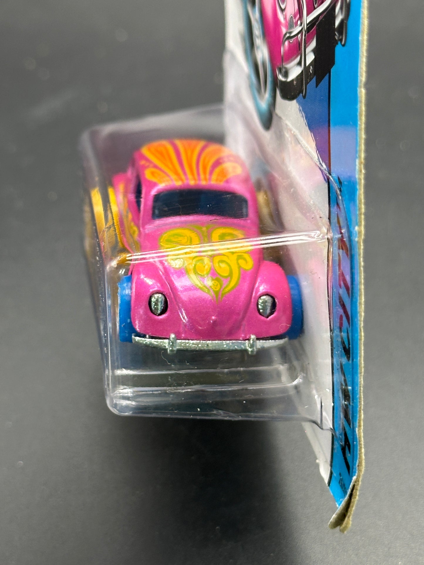 HOT WHEELS - VOLKSWAGEN BEETLE (2015) - TREASURE HUNT - HW CITY: ART CARS