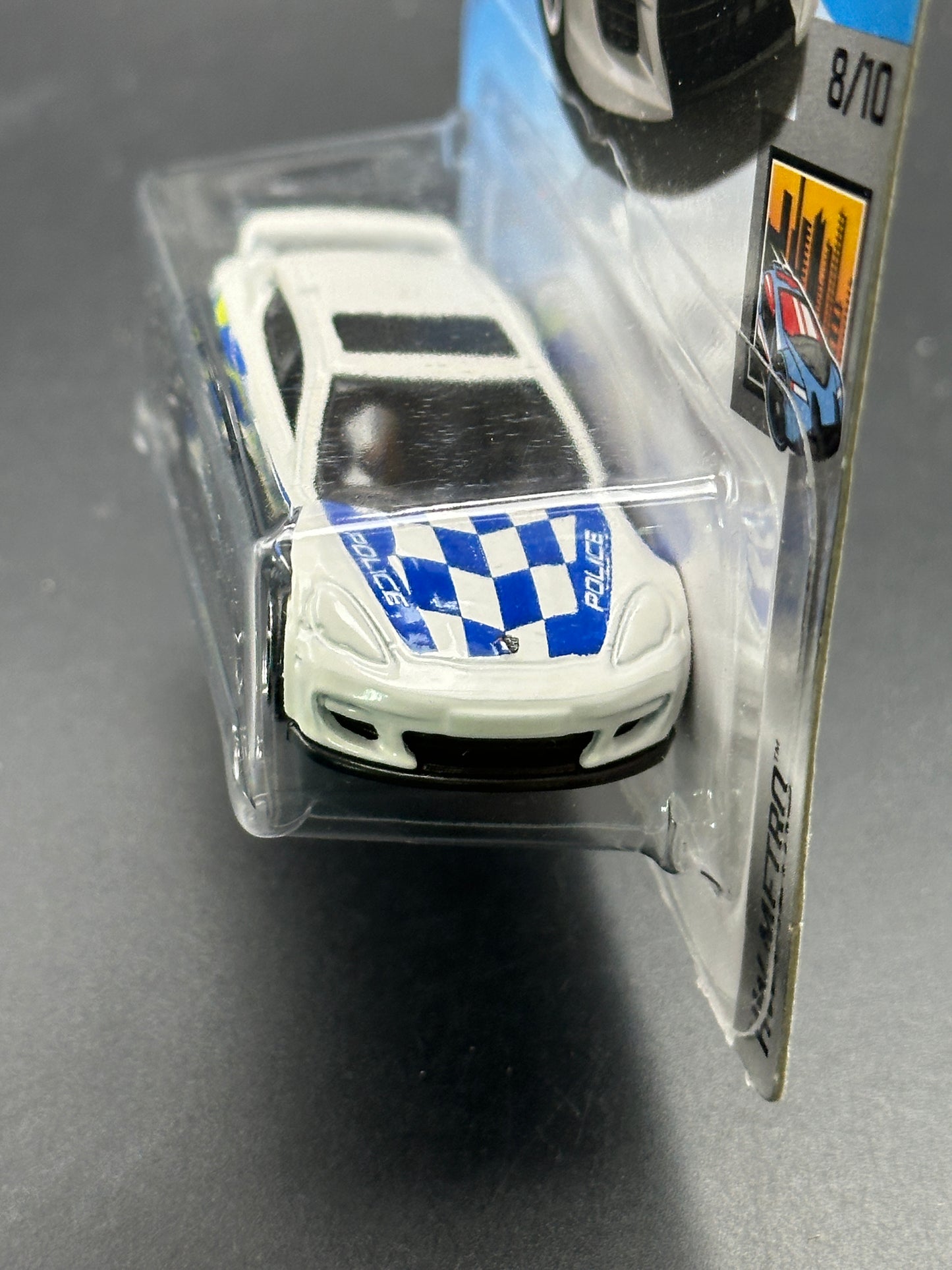 HOT WHEELS - PORSCHE PANAMERA (2018) - HW METRO 8/10