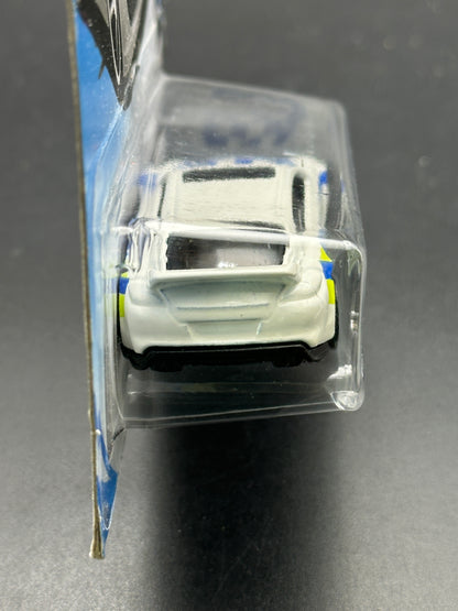 HOT WHEELS - PORSCHE PANAMERA (2018) - HW METRO 8/10