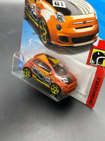 HOT WHEELS - FIAT 500 (2018) - HW DAREDEVILS 2/5