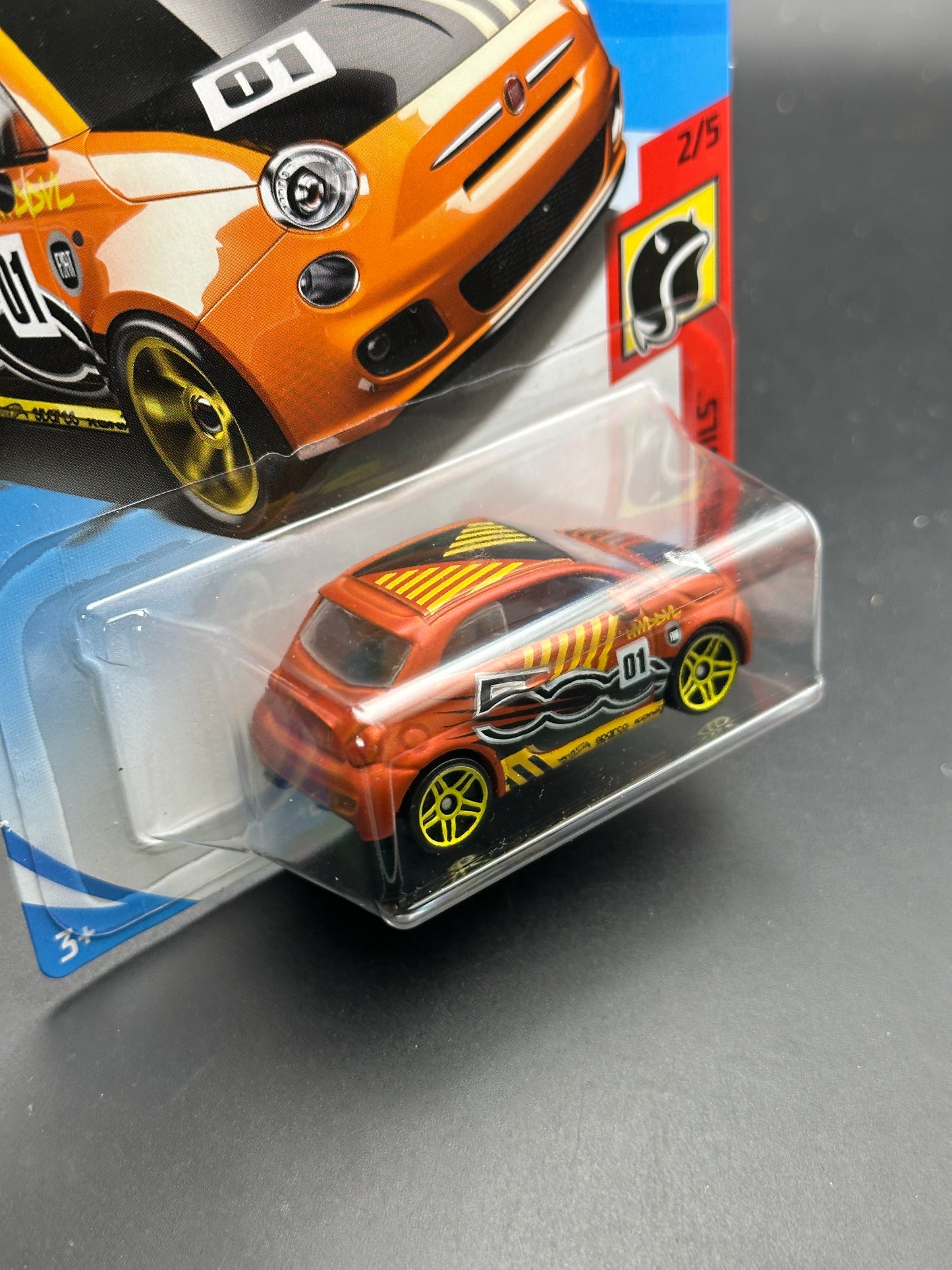 HOT WHEELS - FIAT 500 (2018) - HW DAREDEVILS 2/5