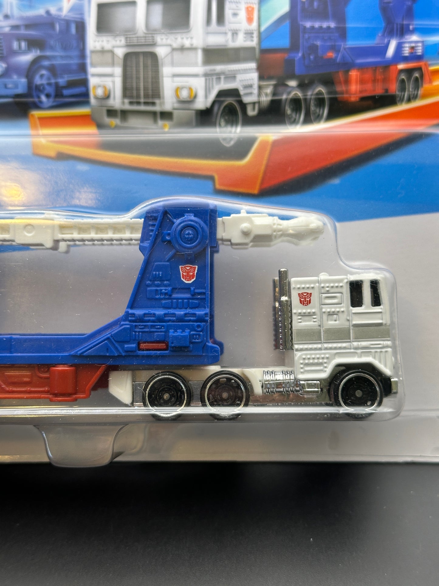 HOT WHEELS - TRANSFORMERS ULTRA MAGNUS - SUPER RIGS