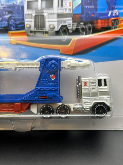 HOT WHEELS - TRANSFORMERS ULTRA MAGNUS - SUPER RIGS